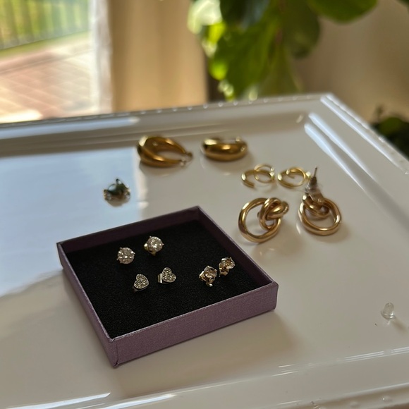 ❌6 earrings Elegant Gold Hoop Earrings Set. 3 hoops and 3 stud earring, 1 - Picture 7 of 7